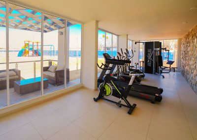 Gimnasio, Acento Residencial